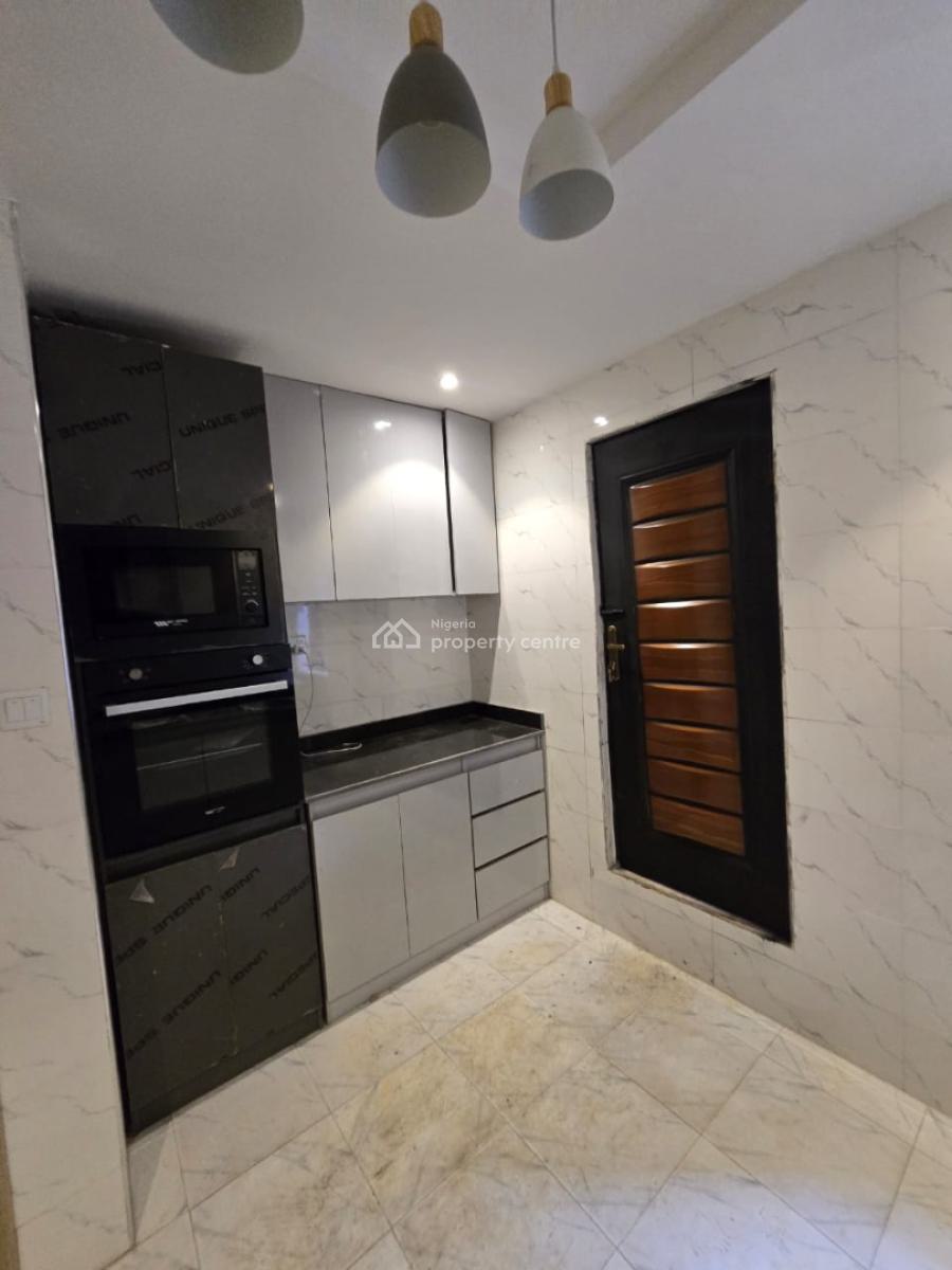 Contemporary 4 Bedroom Semi Detached, Gra Phase 2, Magodo, Lagos, Semi-detached Duplex for Sale