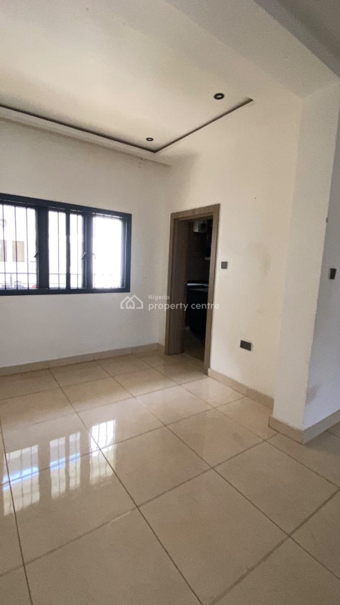 Neatly Built 3 Bedroom Flat, Gilmore, Jahi, Abuja, Flat / Apartment for Rent