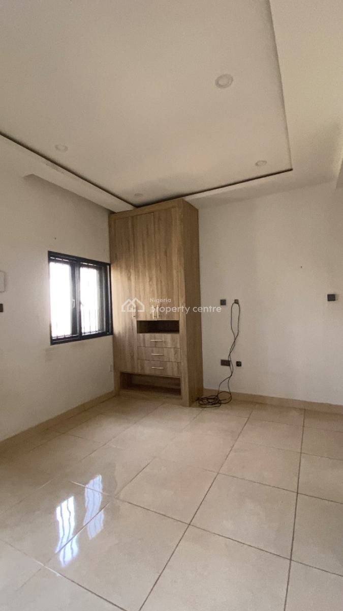 Neatly Built 3 Bedroom Flat, Gilmore, Jahi, Abuja, Flat / Apartment for Rent