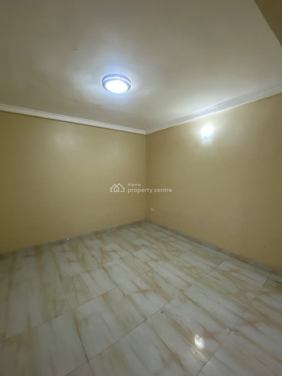 3 Bedroom Apartment, Mobil Road, Ilaje, Ajah, Lagos, Flat / Apartment for Rent