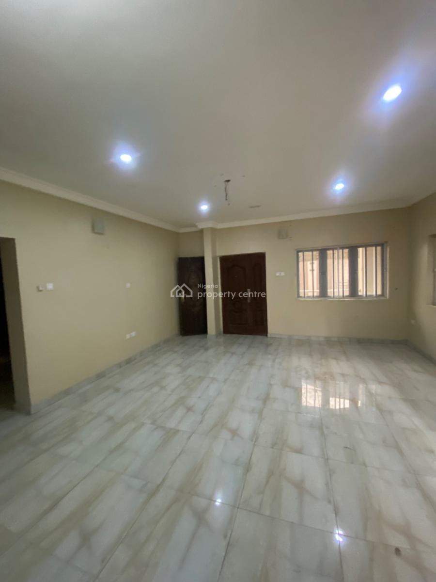 3 Bedroom Apartment, Mobil Road, Ilaje, Ajah, Lagos, Flat / Apartment for Rent