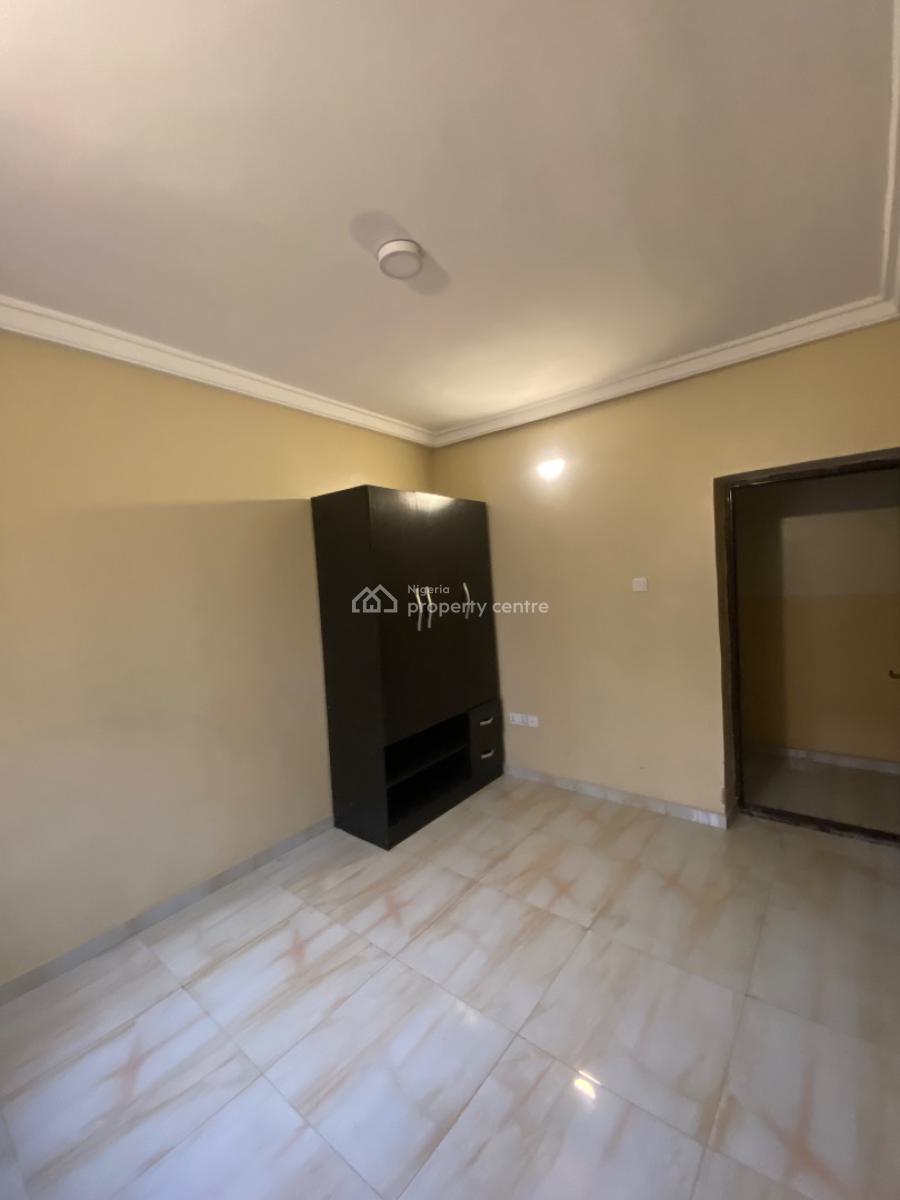 3 Bedroom Apartment, Mobil Road, Ilaje, Ajah, Lagos, Flat / Apartment for Rent