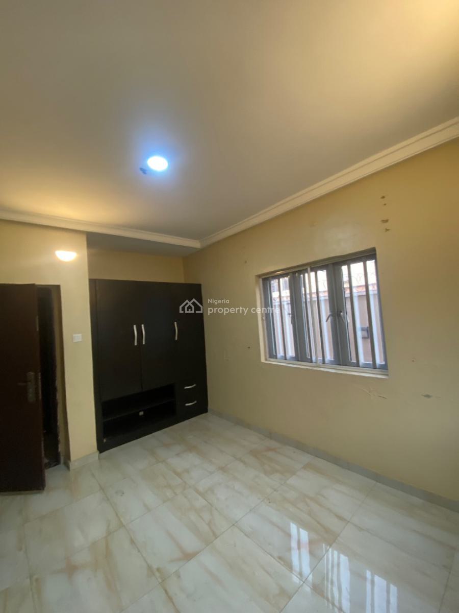 3 Bedroom Apartment, Mobil Road, Ilaje, Ajah, Lagos, Flat / Apartment for Rent