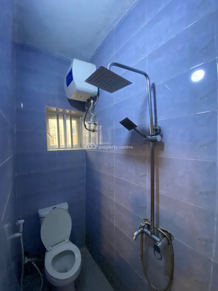 3 Bedroom Apartment, Mobil Road, Ilaje, Ajah, Lagos, Flat / Apartment for Rent