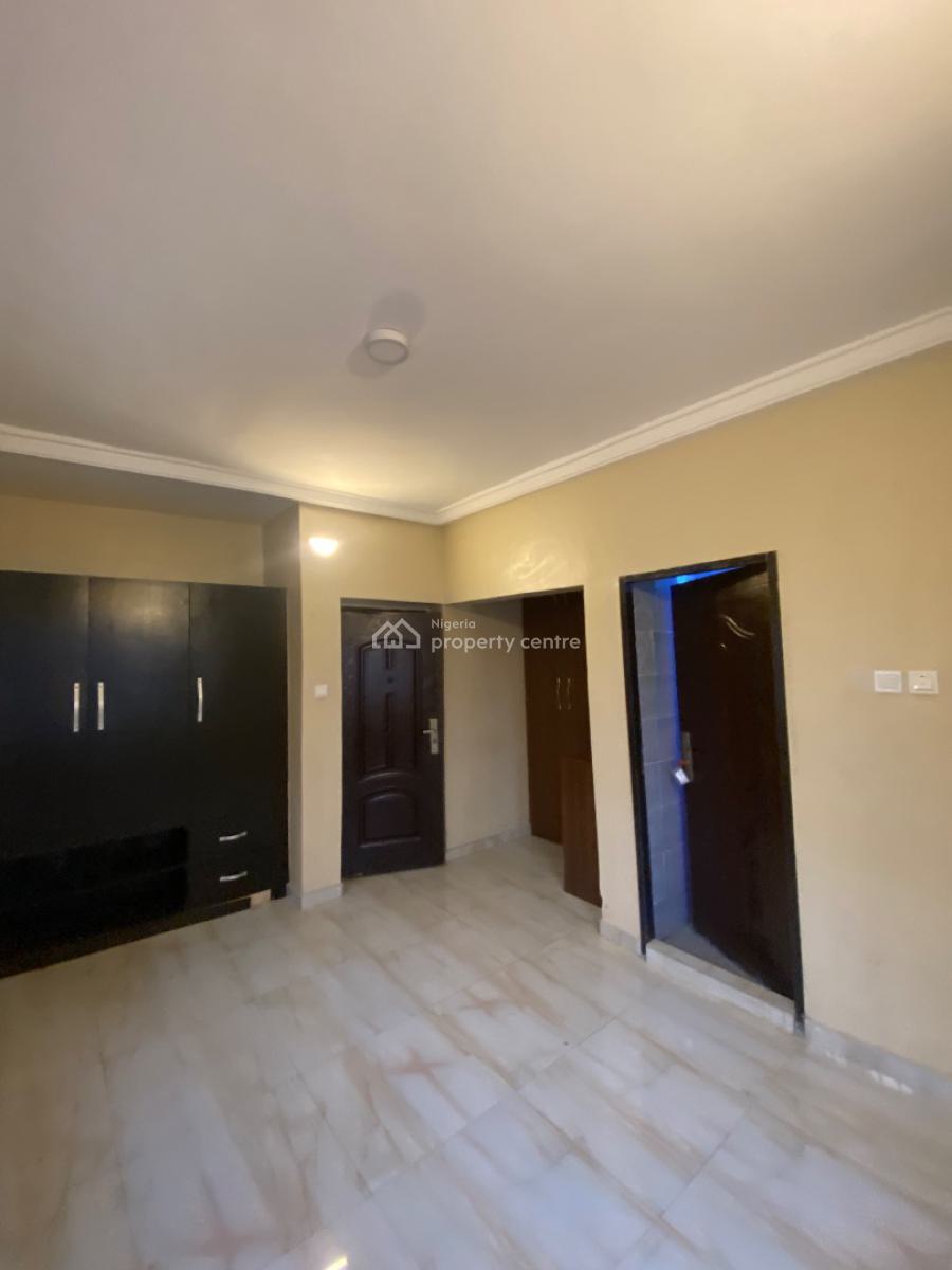 3 Bedroom Apartment, Mobil Road, Ilaje, Ajah, Lagos, Flat / Apartment for Rent