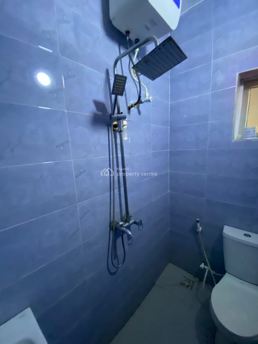 3 Bedroom Apartment, Mobil Road, Ilaje, Ajah, Lagos, Flat / Apartment for Rent