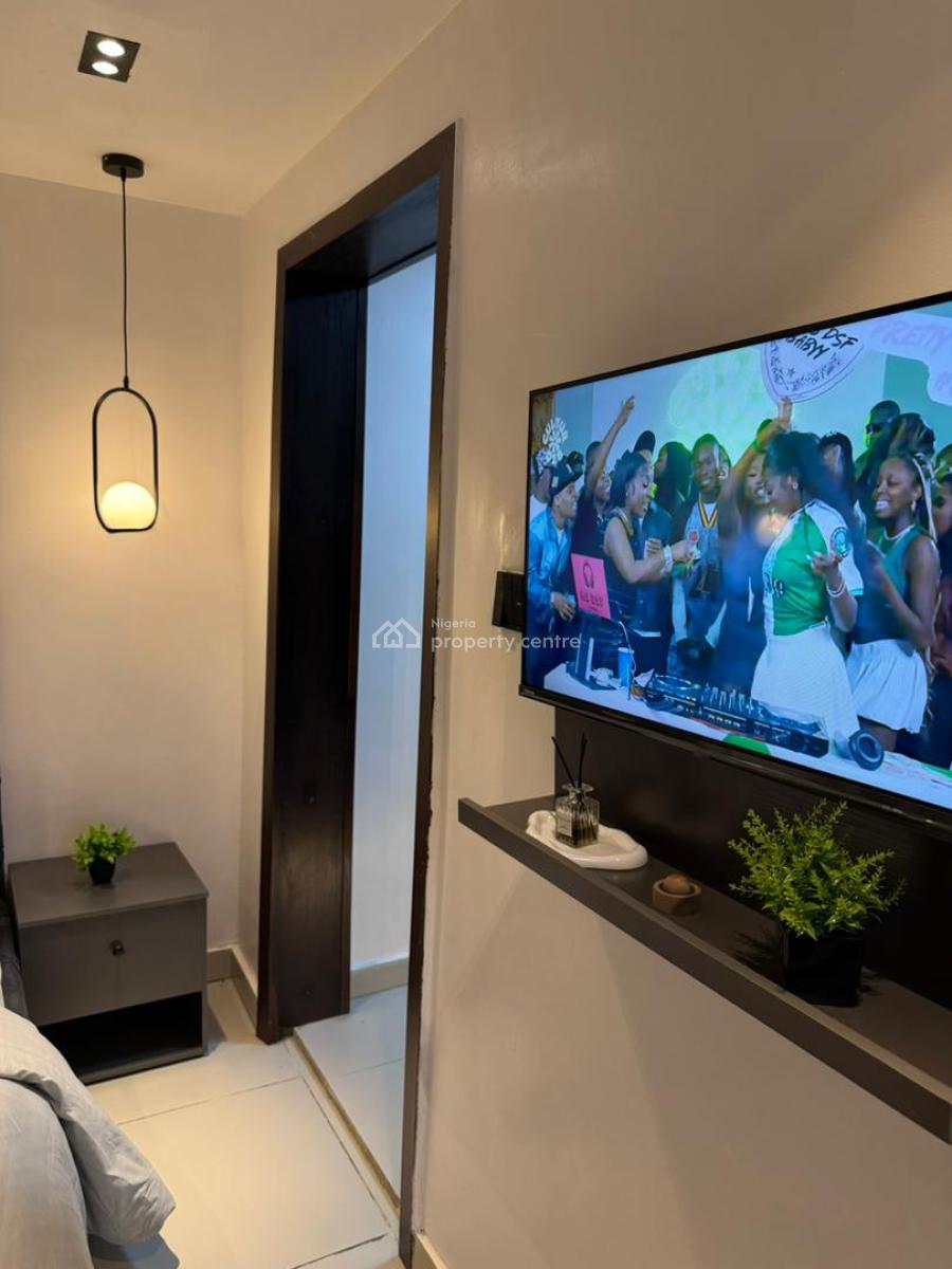 Charming Ensuite Studio Unit with Pool and Tennis Court, Ikoyi, Lagos, Flat / Apartment Short Let