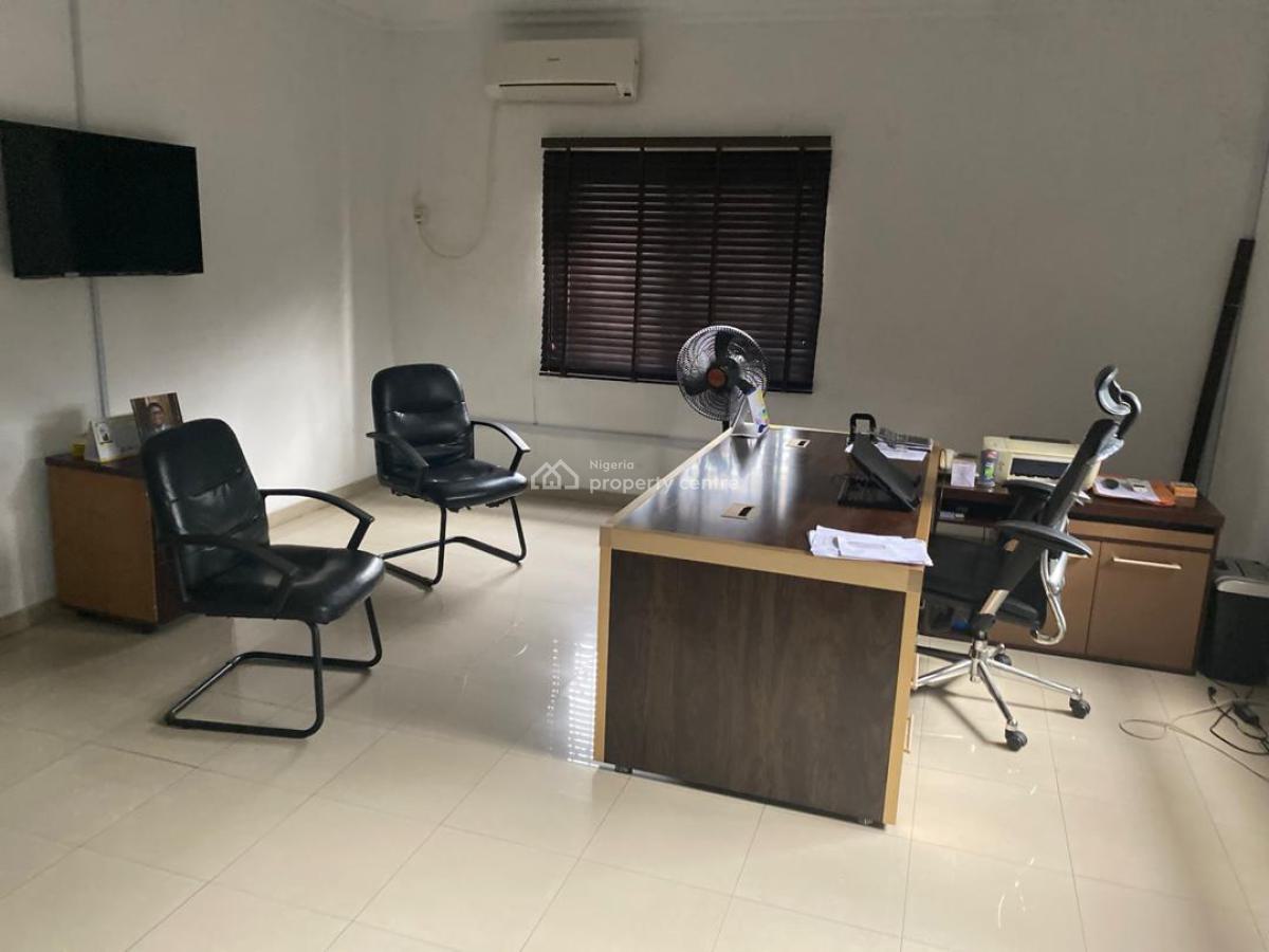 Unique 6 Bedrooms Detached House in a Beautiful Environment, Gbagada, Lagos, Detached Duplex for Rent