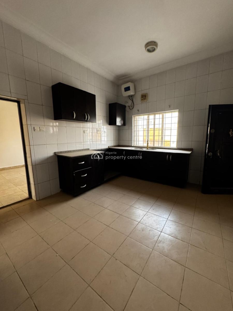 a Very Good Spacious 3-bedroom Flat, By Gilmore ( Video of The Apartment Is Attached), Jahi, Abuja, Flat / Apartment for Rent