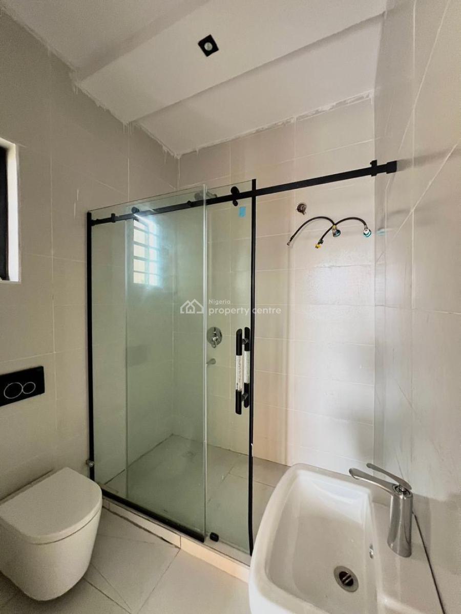 2 Bedroom Apartment in a Lovely Area, Ologolo, Lekki, Lagos, Flat / Apartment for Sale