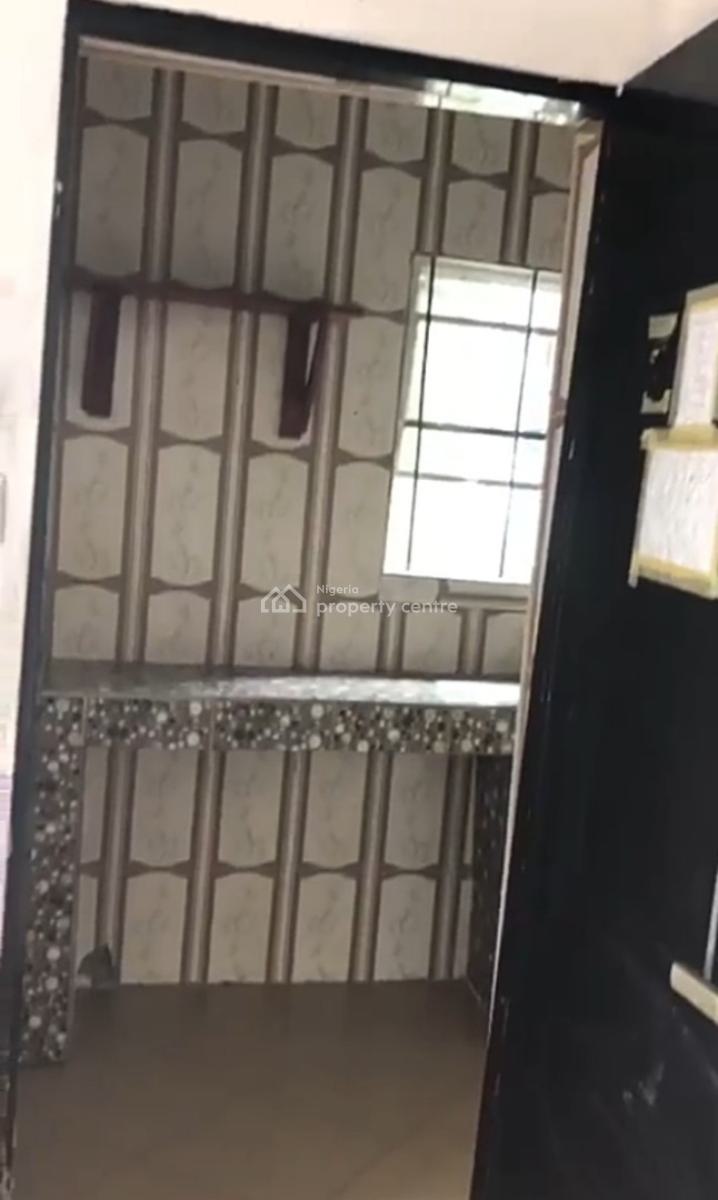 Upstairs Mini Flat, United Estate, Sangotedo, Ajah, Lagos, Mini Flat (room and Parlour) for Rent