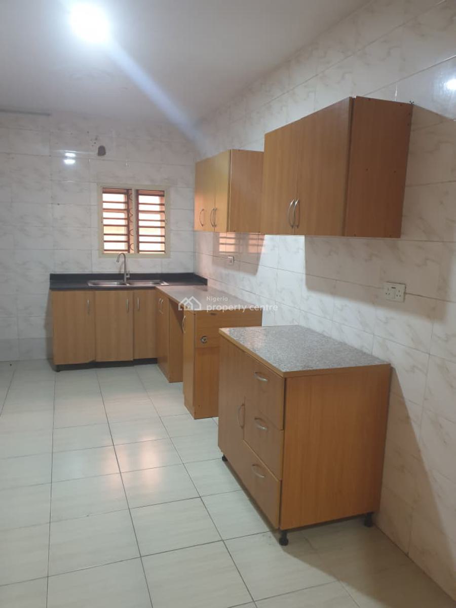 2 Bedroom Apartment, Gra Phase 2, Magodo, Lagos, Flat / Apartment for Rent