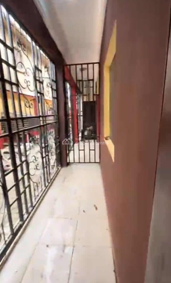 Spacious 3 Bedrooms Downstairs Apartment { Video}, Thomas Estate, Ajah, Lagos, Flat / Apartment for Rent
