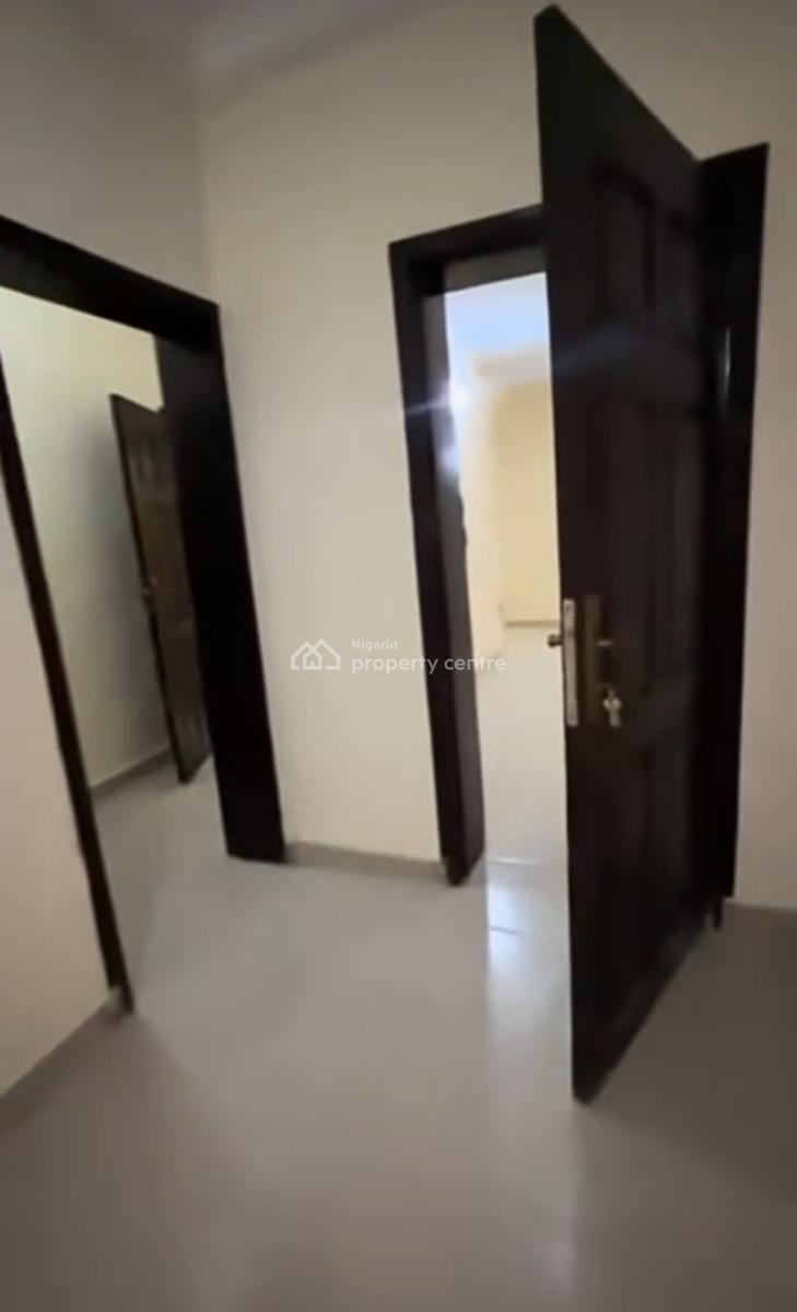 Spacious 3 Bedrooms Downstairs Apartment { Video}, Thomas Estate, Ajah, Lagos, Flat / Apartment for Rent