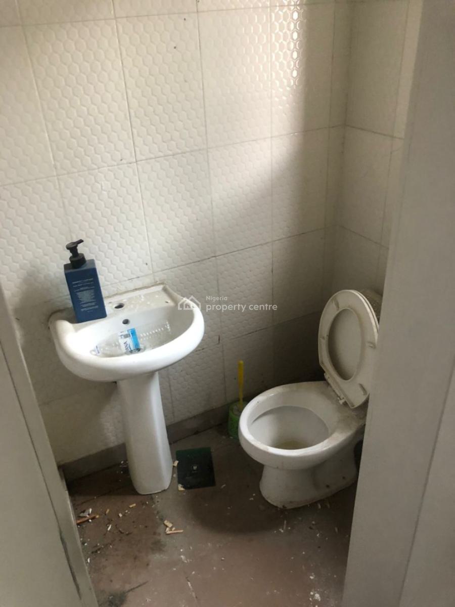 1 Room Shared, Lekki, Lagos, Mini Flat (room and Parlour) for Sale