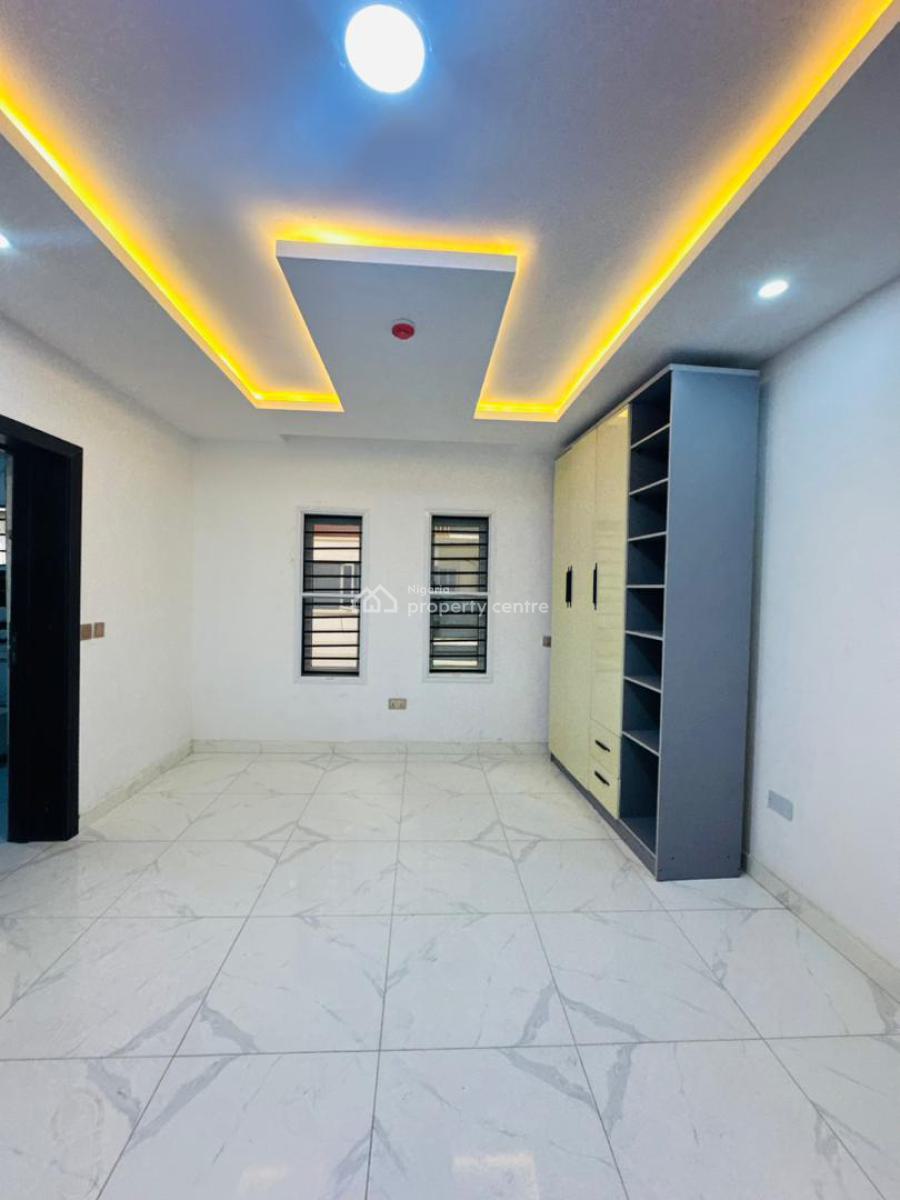 New 2 Bedrooms Apartment with Bq, Lekki Phase 1, Lekki, Lagos, Flat / Apartment for Rent