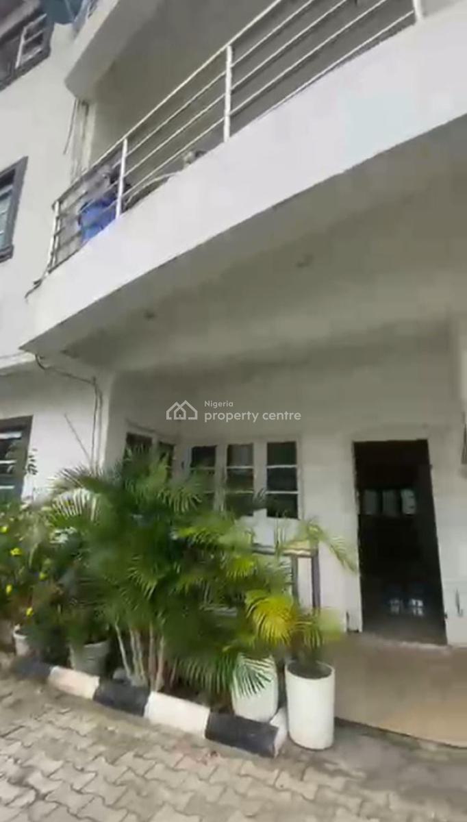 Lekki Phase One 3 Bedroom + Bq, Lekki Phase 1, Lekki, Lagos, House for Rent
