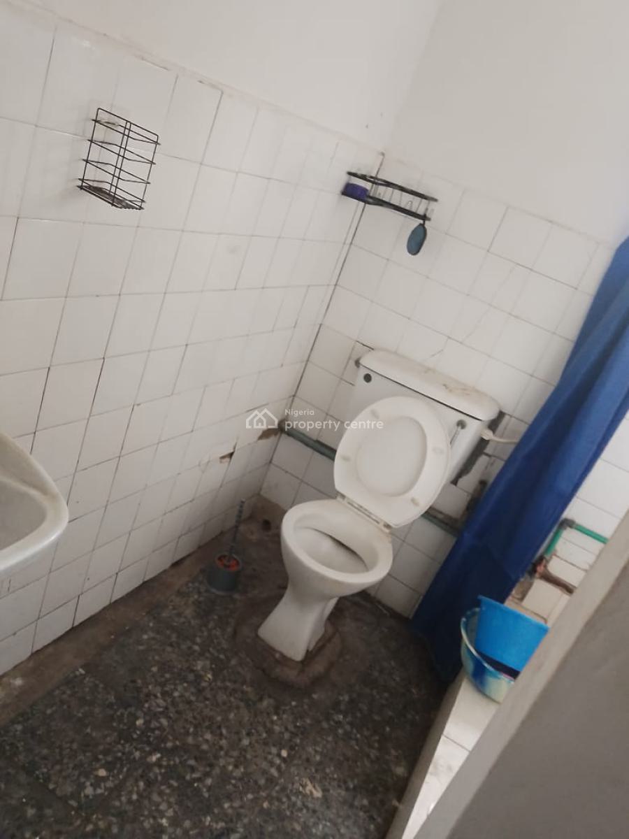 2 Bedroom Flat for Commercial Purpose, Tejuosho, Yaba, Lagos, Commercial Property for Rent