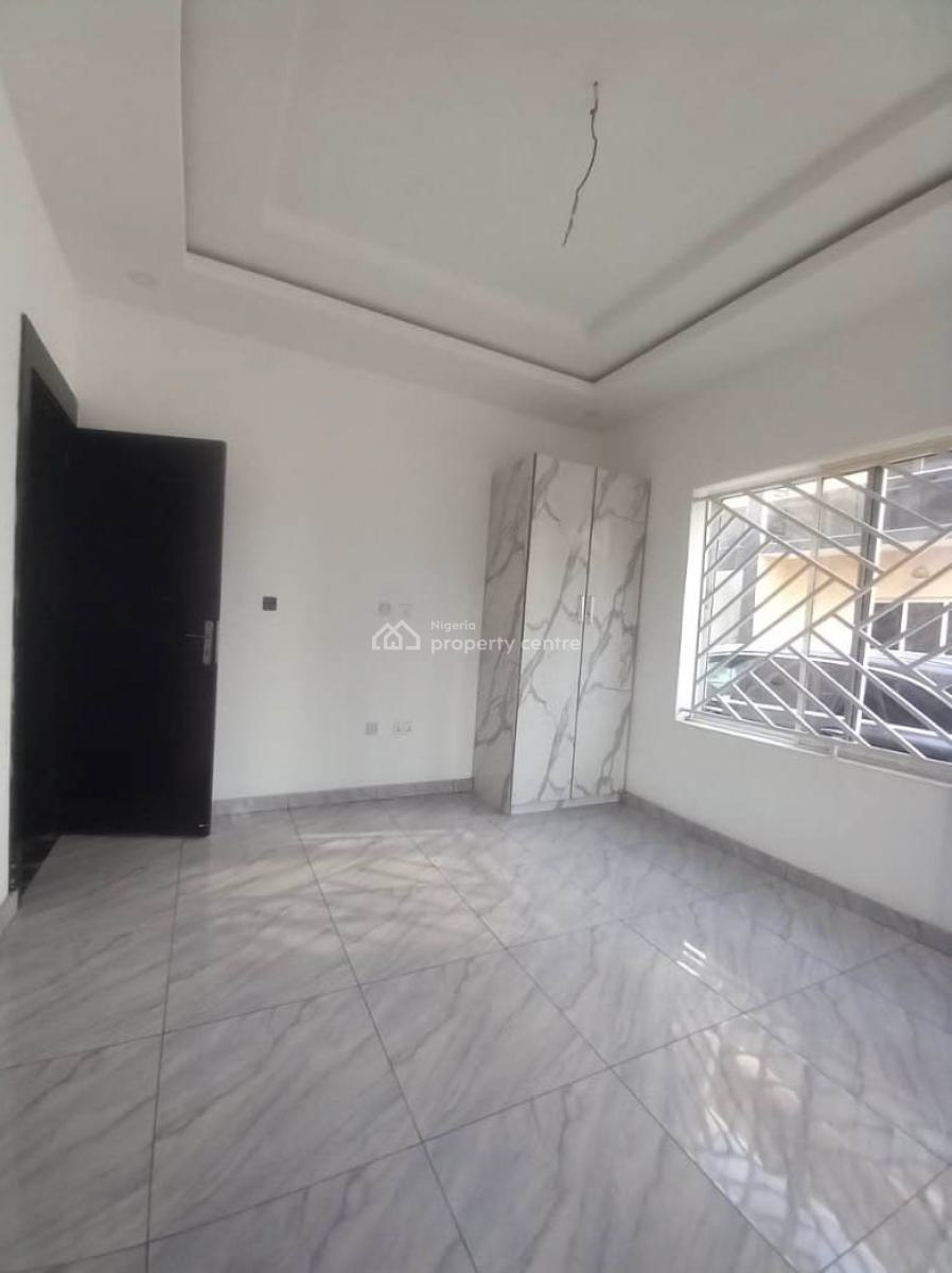 Lovely 2 Bedroom Flat in a Lovely Vacinity, Mobil Road, Ilaje, Ajah, Lagos, Flat / Apartment for Sale