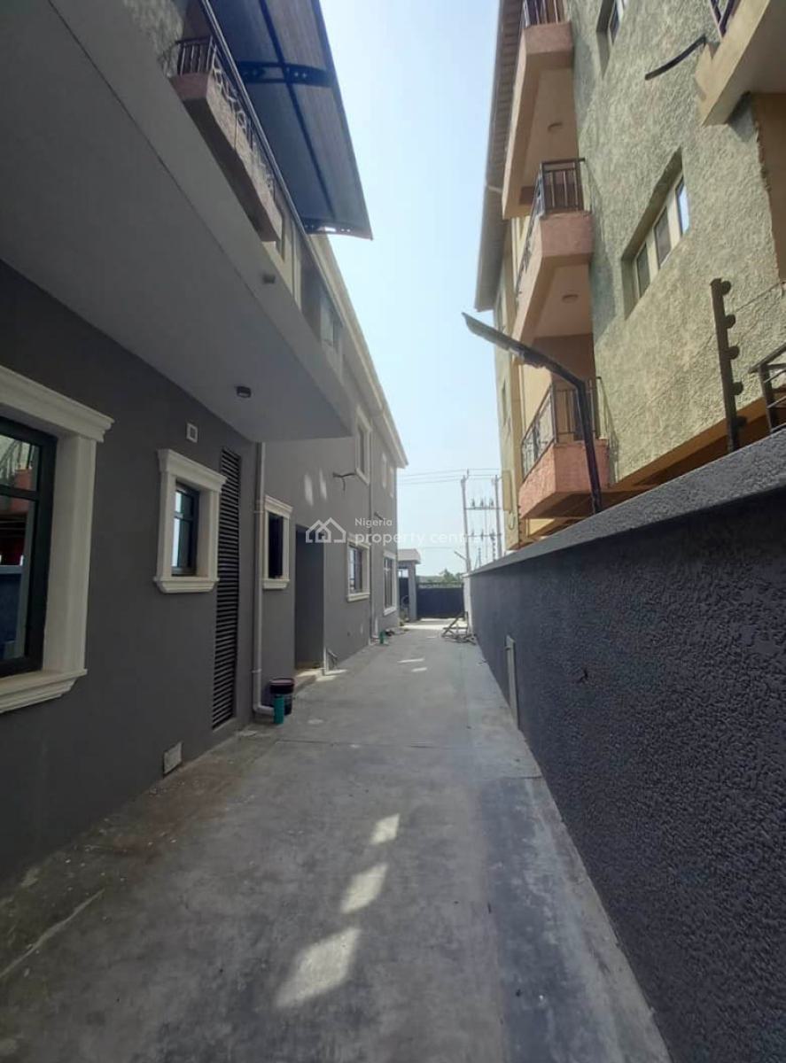 3 Bedroom Flat in a Lovely Environment, Monastery Road, Sangotedo, Ajah, Lagos, Flat / Apartment for Rent