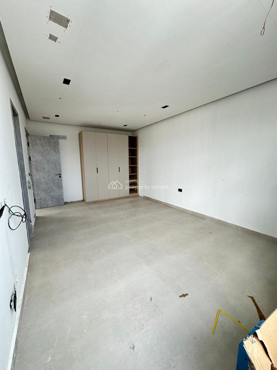 Outstanding 2 Bedroom Apartment with Bq, Elevator, Gym & Rooftop Pool, Lekki, Lagos, Block of Flats for Sale