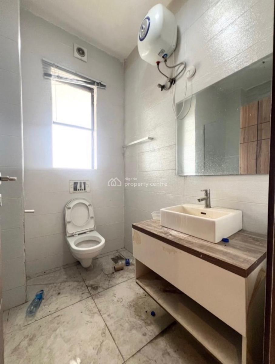 Lovely 3 Bedroom Apartment with Bq, Lekki Phase 1, Lekki, Lagos, Block of Flats for Sale