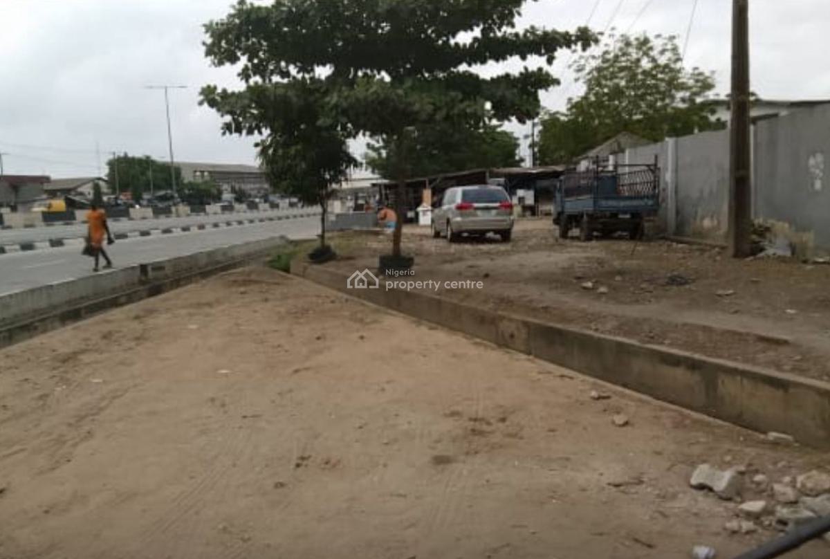 2 Bay Industrial Warehouse on 1 Acre (4,258m2 Land), Apapa Road, Ilasa, Oshodi, Lagos, Warehouse for Sale
