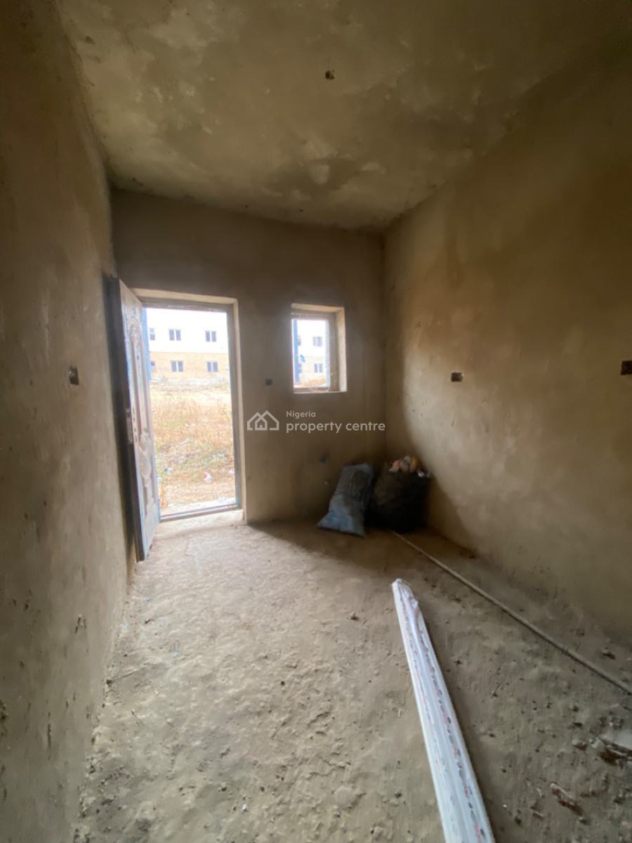 2 Bedroom Flat in an Estate Selling, Life Camp, Abuja, Flat / Apartment for Sale