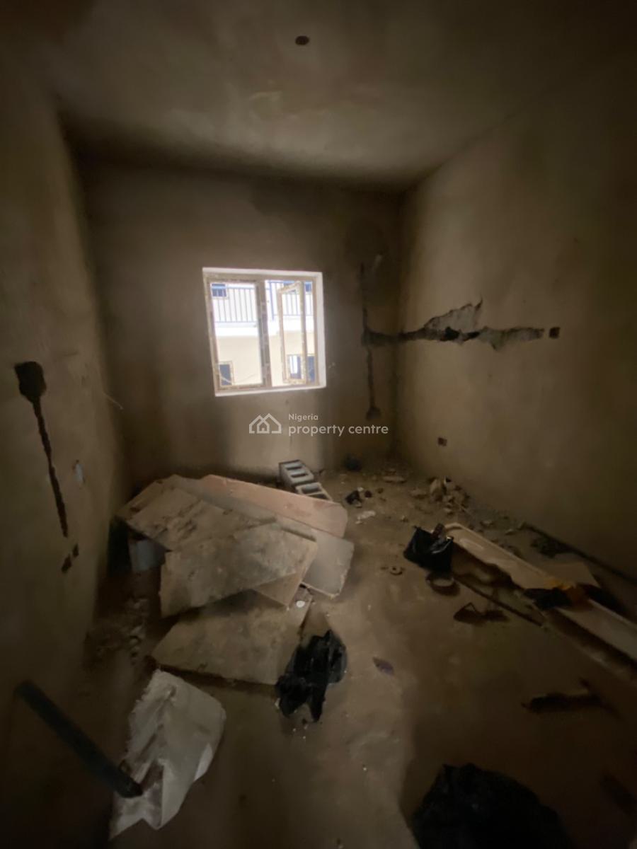 2 Bedroom Flat in an Estate Selling, Life Camp, Abuja, Flat / Apartment for Sale