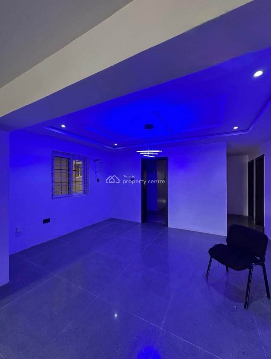 Affordable 3 Bedroom Apartment with Bq, Lekki Phase 1, Lekki, Lagos, Block of Flats for Sale