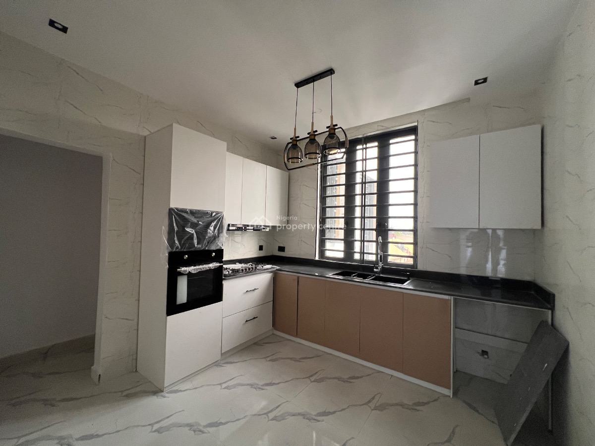 Newly Built 3 Bedroom Apartment, Off Admiralty Way, Lekki Phase 1, Lekki, Lagos, Flat / Apartment for Rent