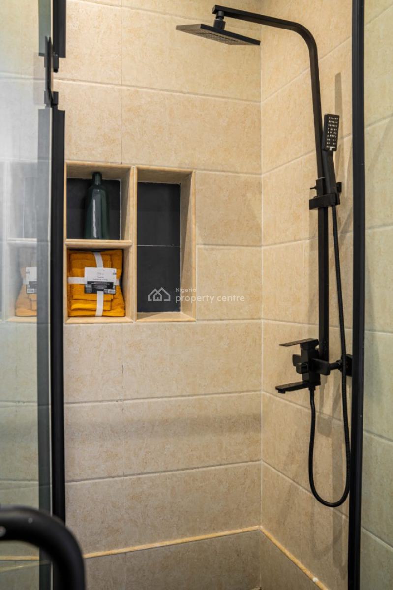 Luxury 2 Bedrooms Apartment with Pool, Lekki Phase 1, Lekki, Lagos, Flat / Apartment Short Let