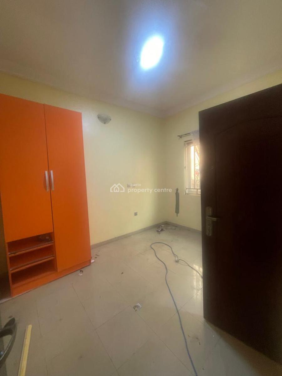 Lovely 3 Bedroom Flat, Gra Phase 1, Magodo, Lagos, Flat / Apartment for Rent