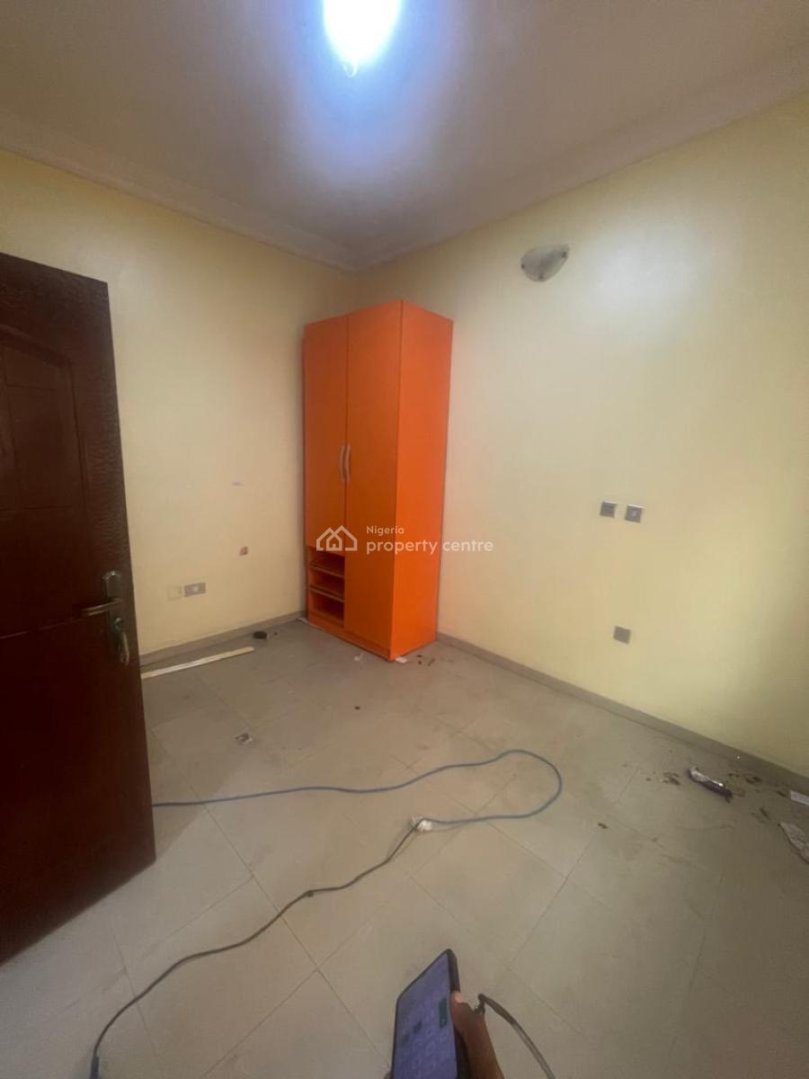 Lovely 3 Bedroom Flat, Gra Phase 1, Magodo, Lagos, Flat / Apartment for Rent