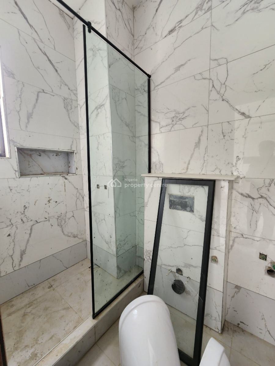 Nicely Built 2 Bedroom Apartment with Gym, Pool, Elevator, Lekki Phase 1, Lekki, Lagos, Flat / Apartment for Sale