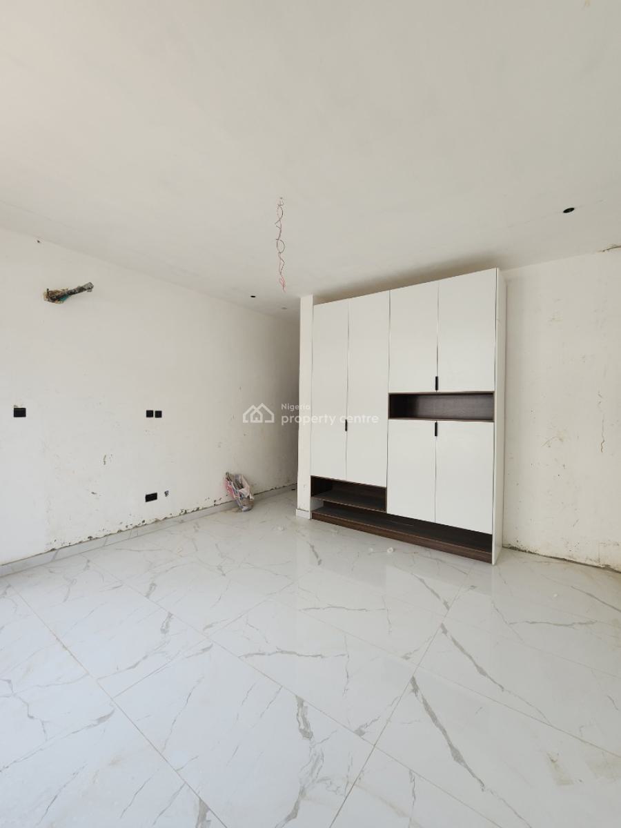 Nicely Built 2 Bedroom Apartment with Gym, Pool, Elevator, Lekki Phase 1, Lekki, Lagos, Flat / Apartment for Sale