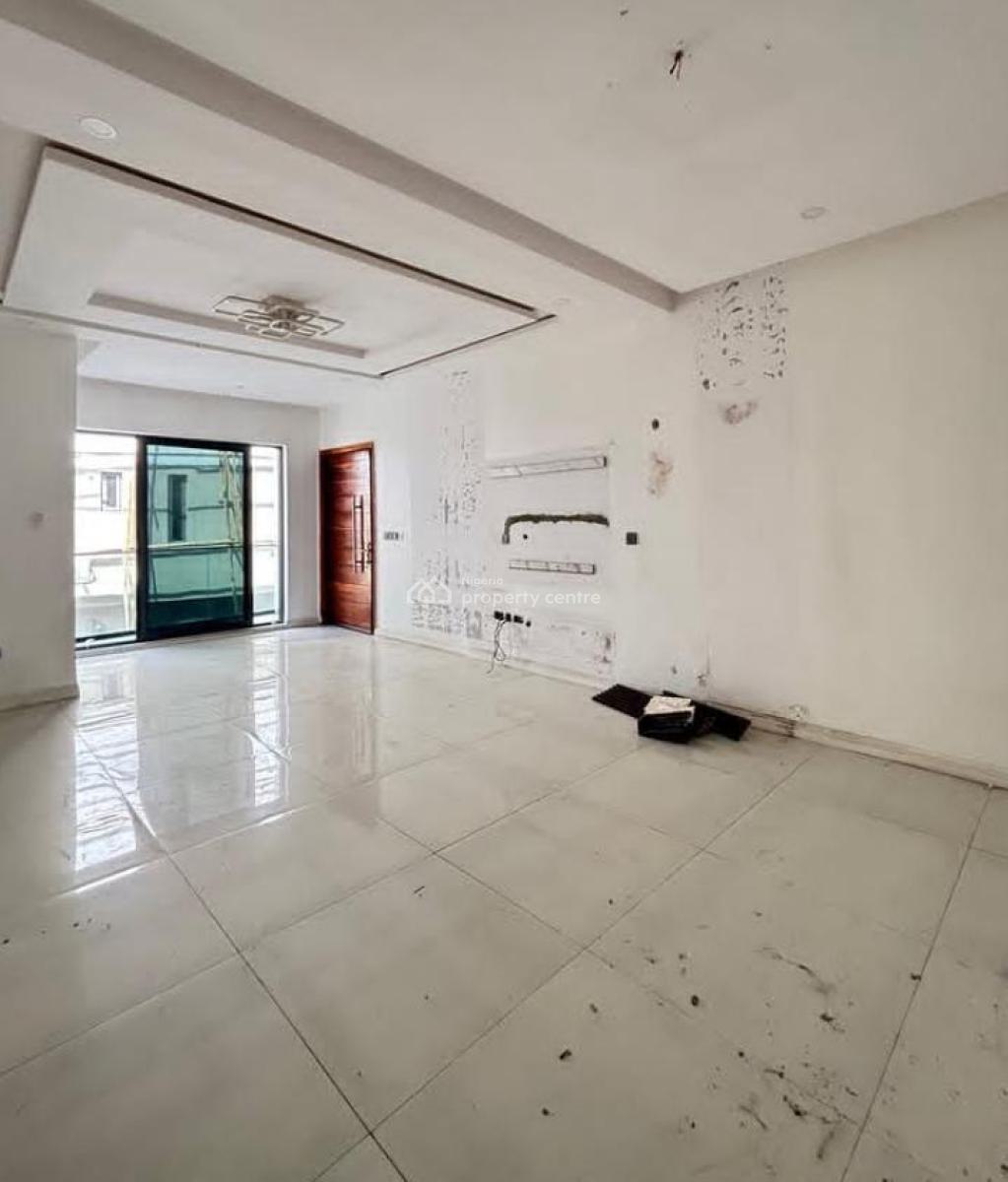 2 Bedroom Apartment at Ologolo,lekki, Ologolo, Lekki, Lagos, Flat / Apartment for Rent