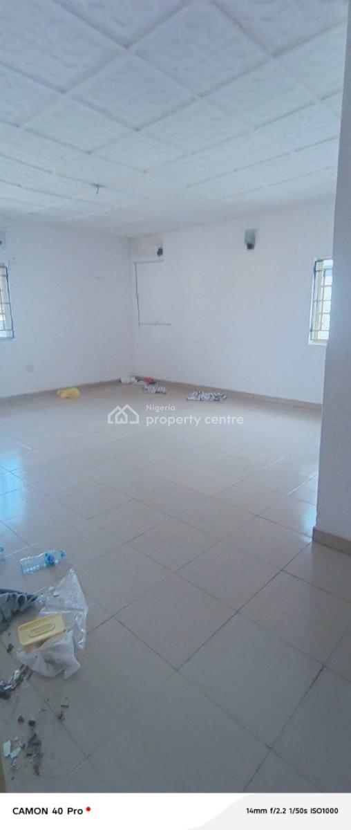 Clean Self Service 3bedroom Flat in Chevron, Bera Estate, Lekki, Lagos, Flat / Apartment for Rent