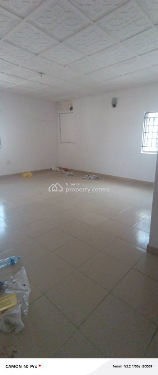 Clean Self Service 3bedroom Flat in Chevron, Bera Estate, Lekki, Lagos, Flat / Apartment for Rent
