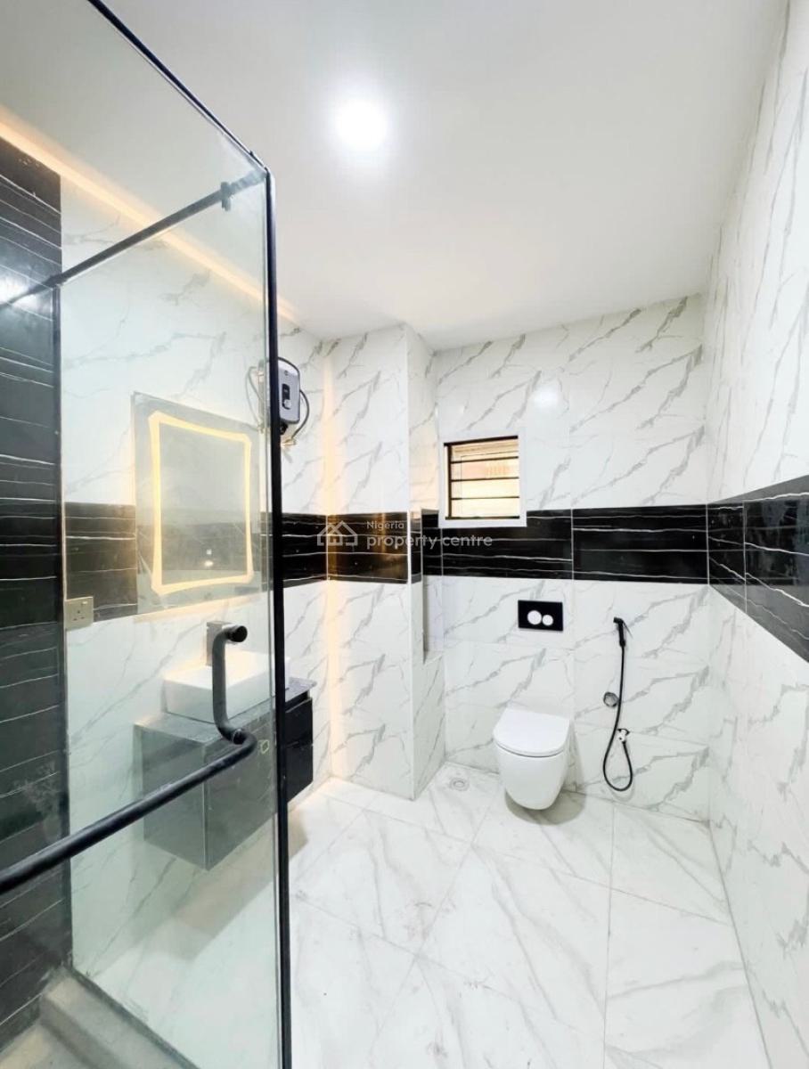 Lovely 2 Bedroom Apartment with Bq, Lekki, Lagos, Block of Flats for Sale