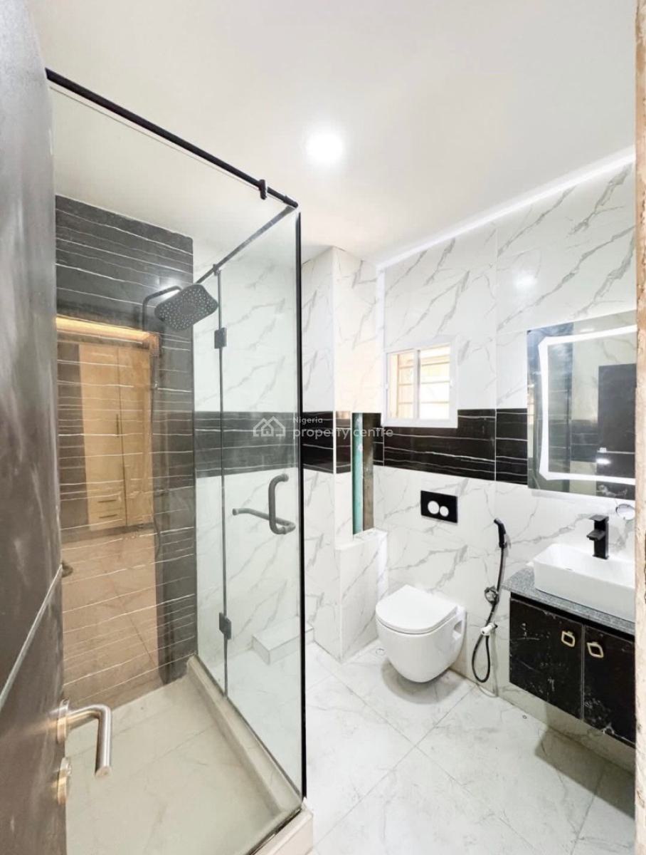 Lovely 2 Bedroom Apartment with Bq, Lekki, Lagos, Block of Flats for Sale