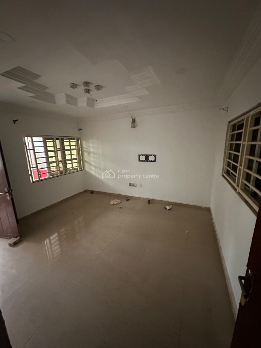 a Spacious One Bedroom Apartment in a Beautiful Neighborhood, 3rd Avenue, Gwarinpa, Abuja, Mini Flat (room and Parlour) for Rent