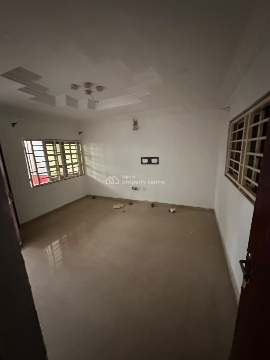 a Spacious One Bedroom Apartment in a Beautiful Neighborhood, 3rd Avenue, Gwarinpa, Abuja, Mini Flat (room and Parlour) for Rent