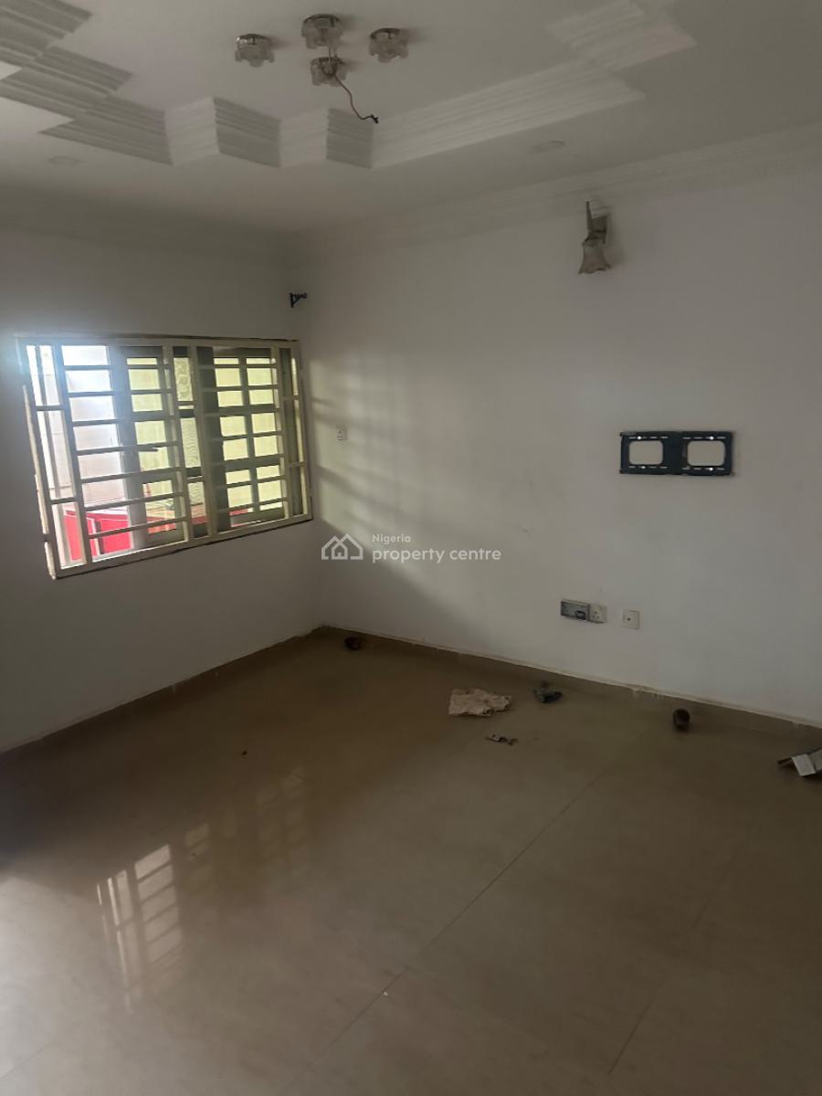 a Spacious One Bedroom Apartment in a Beautiful Neighborhood, 3rd Avenue, Gwarinpa, Abuja, Mini Flat (room and Parlour) for Rent