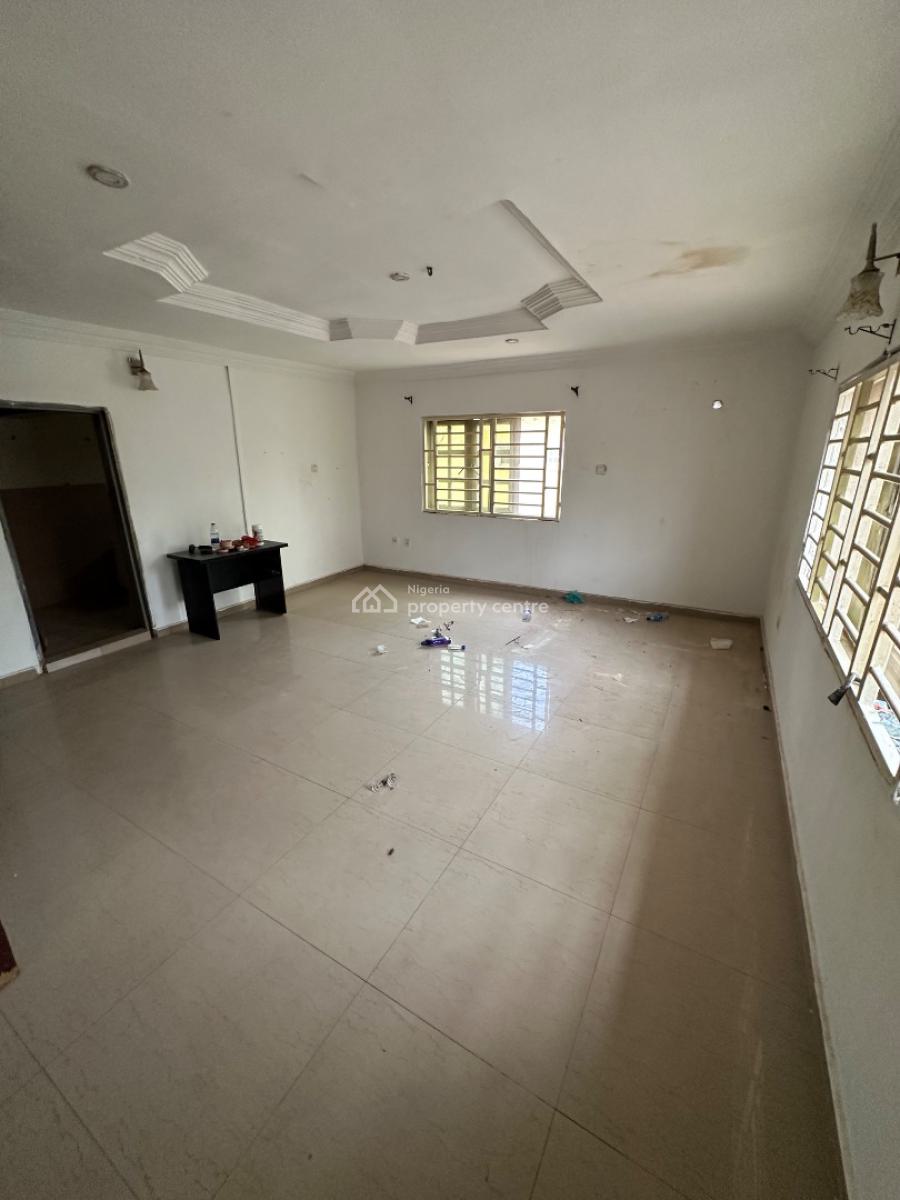 a Spacious One Bedroom Apartment in a Beautiful Neighborhood, 3rd Avenue, Gwarinpa, Abuja, Mini Flat (room and Parlour) for Rent
