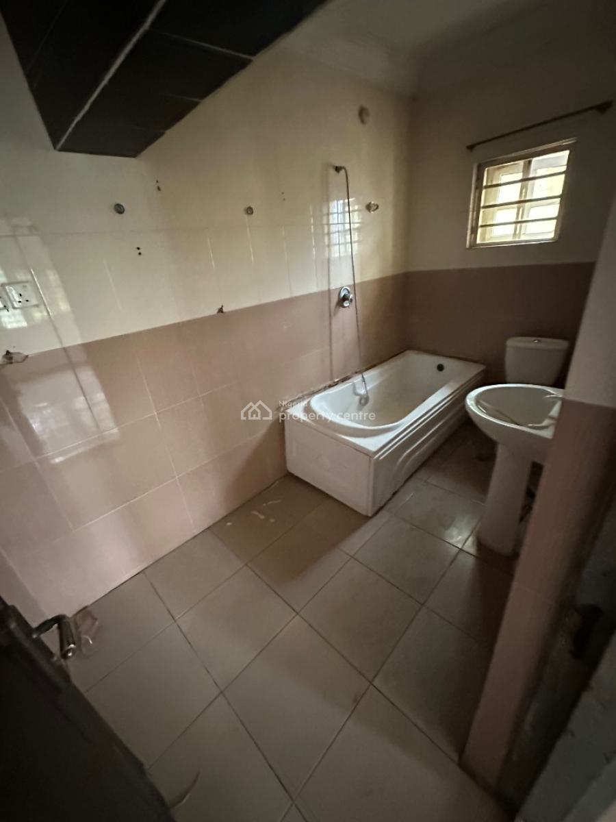 a Spacious One Bedroom Apartment in a Beautiful Neighborhood, 3rd Avenue, Gwarinpa, Abuja, Mini Flat (room and Parlour) for Rent