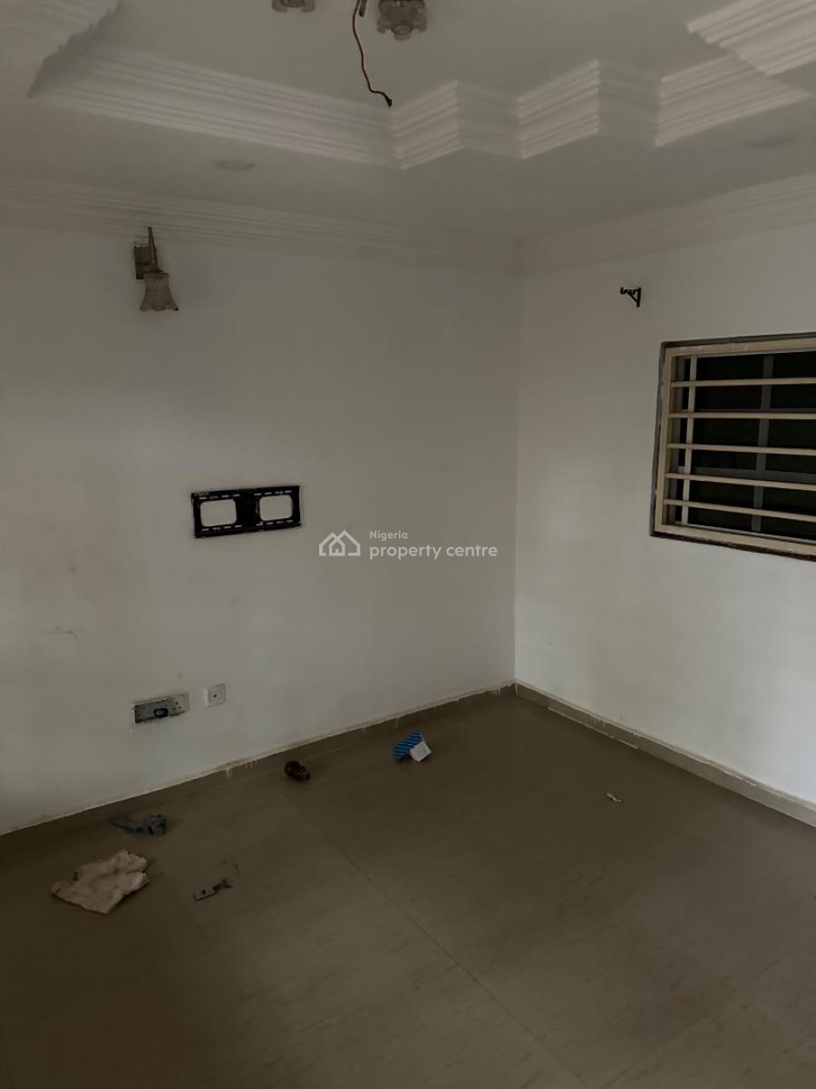 a Spacious One Bedroom Apartment in a Beautiful Neighborhood, 3rd Avenue, Gwarinpa, Abuja, Mini Flat (room and Parlour) for Rent