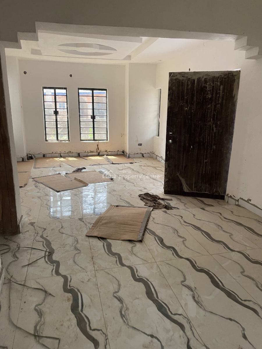 6 Bedroom and 3 Sitting Room Bungalow in a Developed Area, Close to Makoni Hotel, Ologuneru, Ibadan, Oyo, Detached Bungalow for Sale