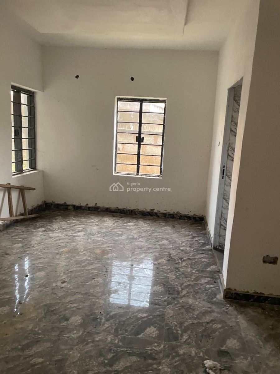 6 Bedroom and 3 Sitting Room Bungalow in a Developed Area, Close to Makoni Hotel, Ologuneru, Ibadan, Oyo, Detached Bungalow for Sale