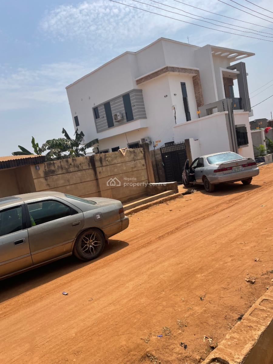 6 Bedroom and 3 Sitting Room Bungalow in a Developed Area, Close to Makoni Hotel, Ologuneru, Ibadan, Oyo, Detached Bungalow for Sale